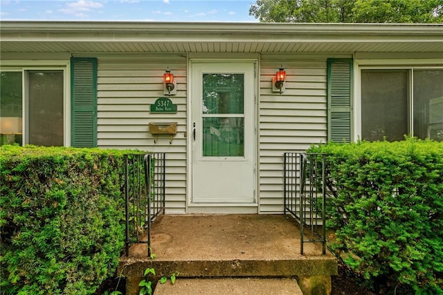5347 Buena Vista St, Roeland Park, KS 66205 - doorway to property with covered porch