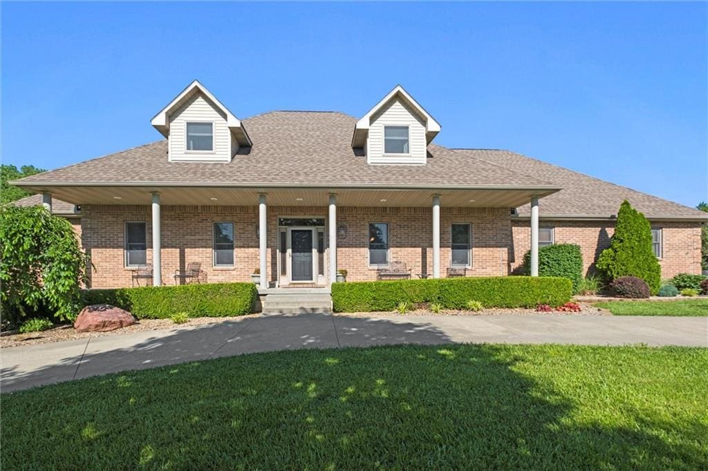 9808 Bur Oak Cir, De Soto, KS 66018 - photo 1