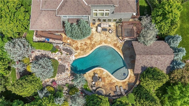 4502 Verona Ct, Riverside, MO 64150 - view of subject property featuring a pool
