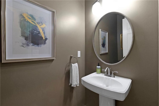 5318 W 159th Ter, Overland Park, KS 66085 - bathroom featuring a sink