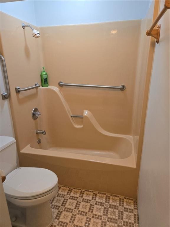 33295 Bethel Church Rd, Osawatomie, KS 66064 - full bath with toilet and shower / washtub combination