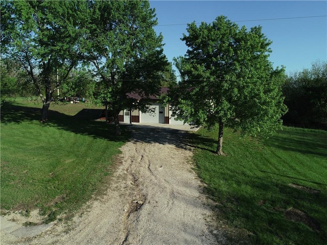 33295 Bethel Church Rd, Osawatomie, KS 66064 - view of front of property with driveway and a front yard