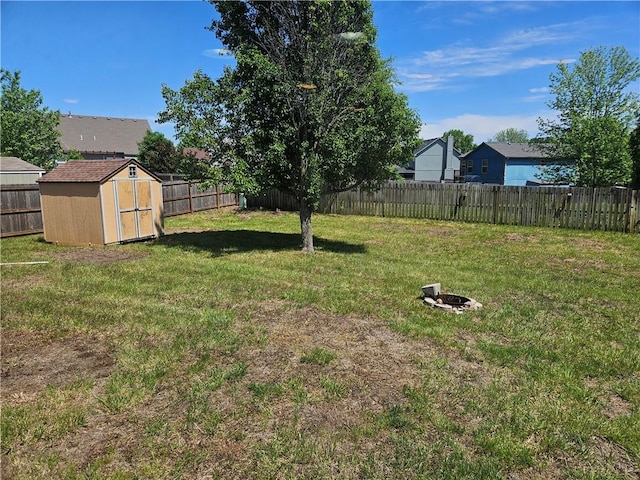 1309 Thomas Dr, Louisburg, KS 66053 - view of yard