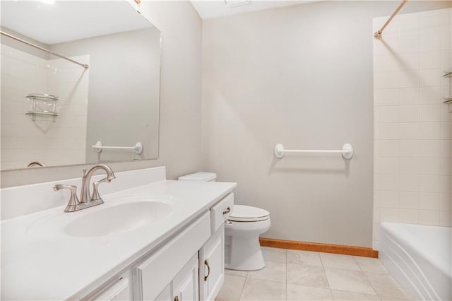 6503 NW Sioux Ct, Parkville, MO 64152 - full bath featuring toilet, vanity, baseboards, bathtub / shower combination, and tile patterned floors