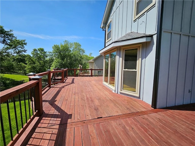 5806 N Kensington Ave, Kansas City, MO 64119 - view of deck