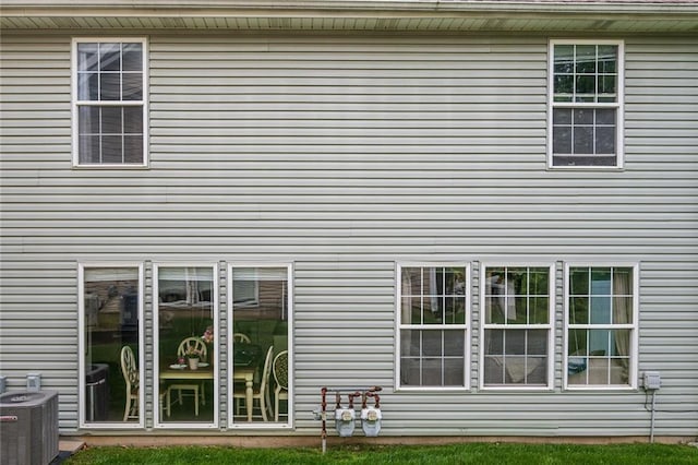 8008 NE Elmwood Ave, Kansas City, MO 64119 - back of house with cooling unit