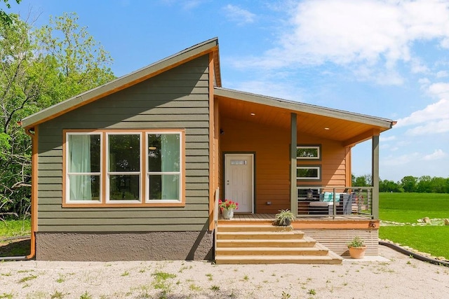 85 Birdie Ln, Mound City, KS 66056 - view of front of home featuring a porch