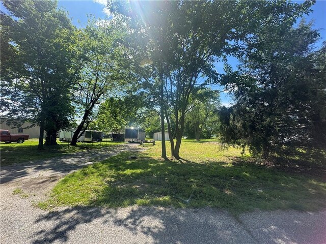 311 N Magnolia Ave, Columbus, KS 66725 - photo 2