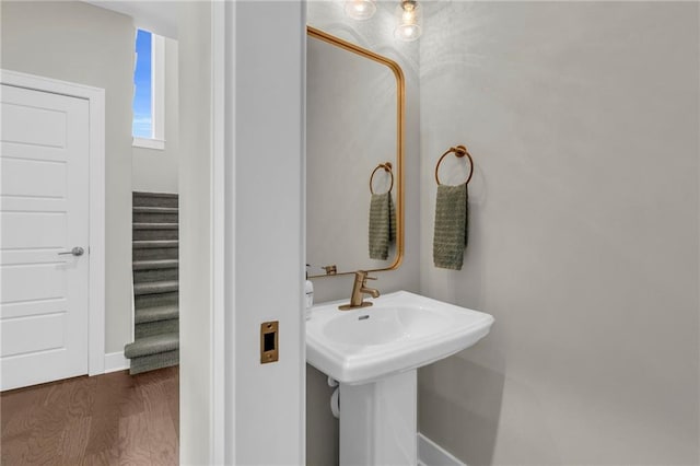 bathroom with baseboards
