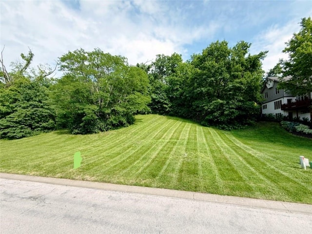 L106 River Hills Dr, Parkville, MO 64152