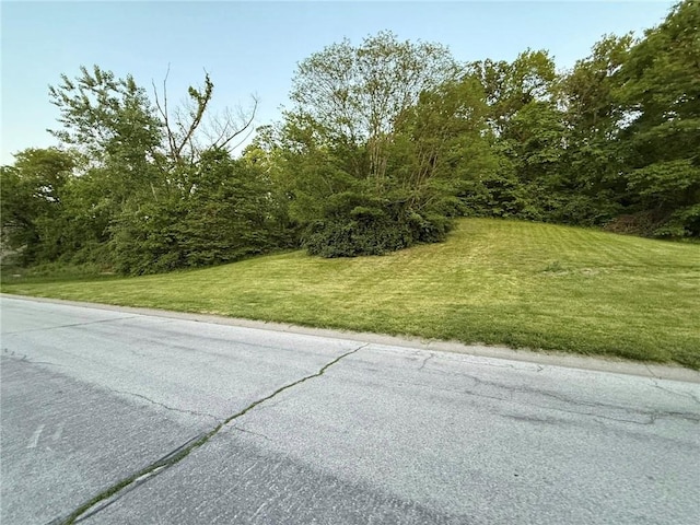 L106 River Hills Dr, Parkville, MO 64152