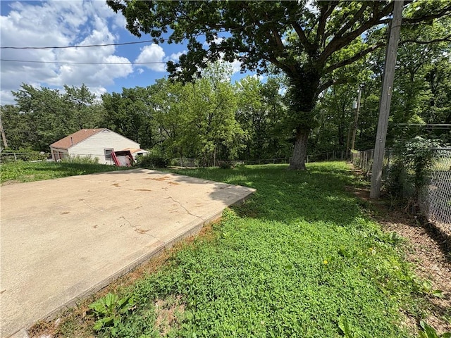 7115 Myrtle Ave, Kansas City, MO 64132 - view of yard