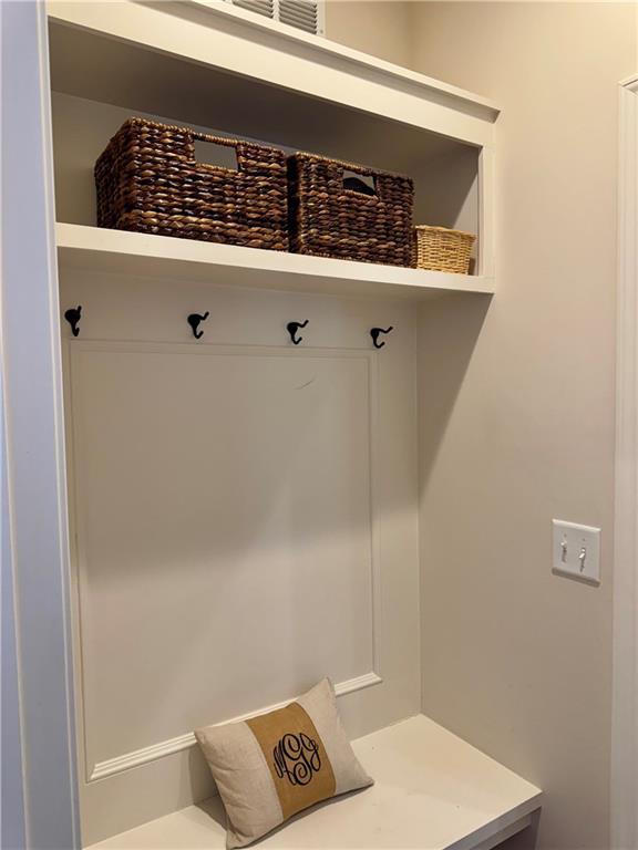 1704 W Glen Dr, Leavenworth, KS 66048 - view of mudroom