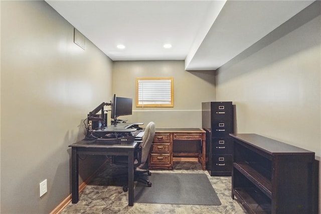 office area with recessed lighting