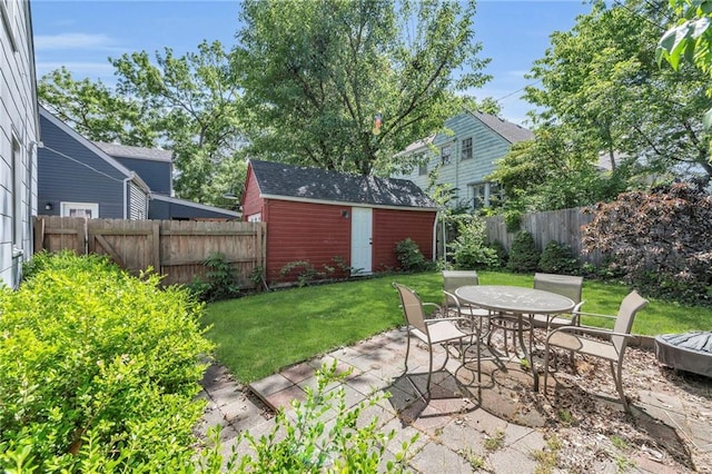 7126 Charlotte St, Kansas City, MO 64131 - view of patio with outdoor dining area