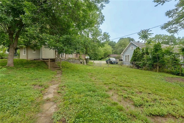 10101 E 18th St, Independence, MO 64052 - view of yard