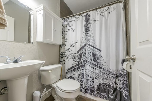 803 Crestridge Dr, Kearney, MO 64060 - bathroom with a textured wall and a shower with curtain