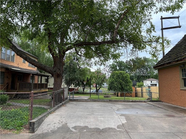 2702 Faraon St, Saint Joseph, MO 64501 - view of vehicle parking