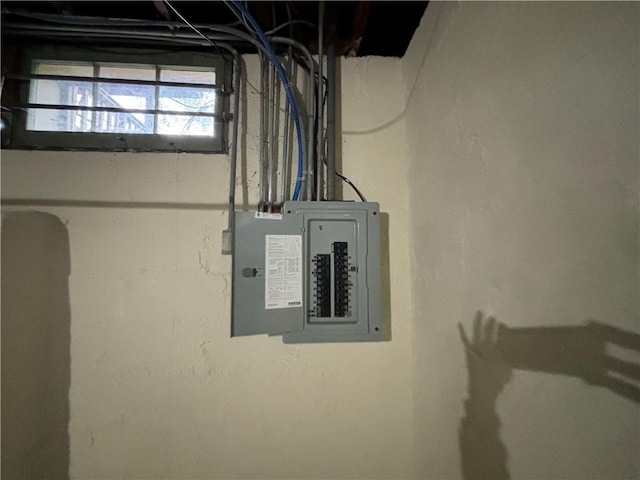 2702 Faraon St, Saint Joseph, MO 64501 - utilities featuring electric panel