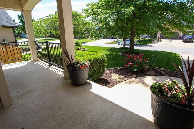11421 S Lakecrest Dr, Olathe, KS 66061 - photo 41