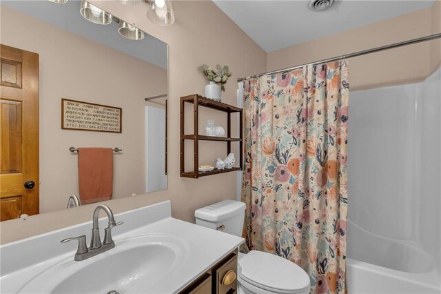 2007 NE Newport Ct, Blue Springs, MO 64014 - bathroom with toilet, vanity, and shower / tub combo