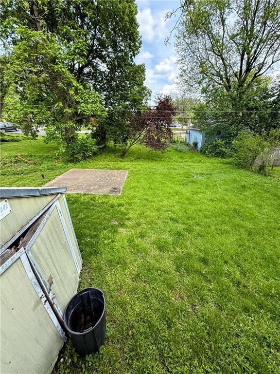 2317 Englewood Ct, Independence, MO 64052 - view of green lawn