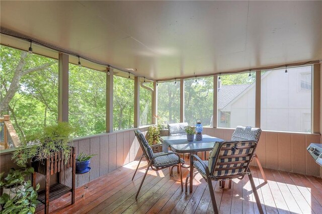 1407 SW Meyer Blvd, Blue Springs, MO 64015 - sunroom featuring outdoor dining space