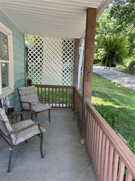 1808 Bellevue St, Saint Joseph, MO 64505 - photo 10