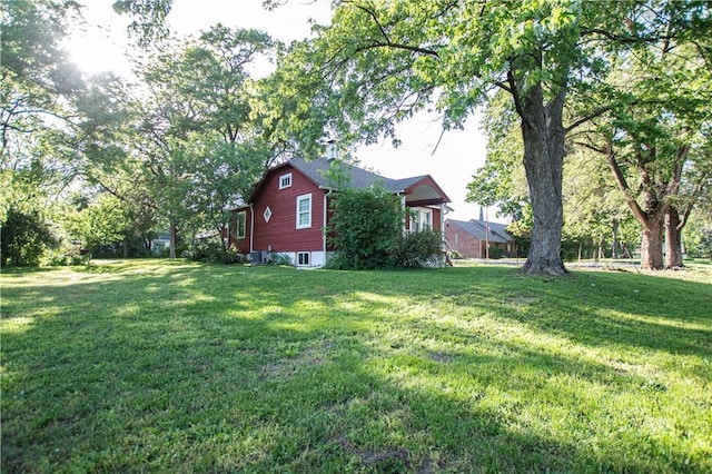 1340 S Osage St, Independence, MO 64055 - view of grassy yard