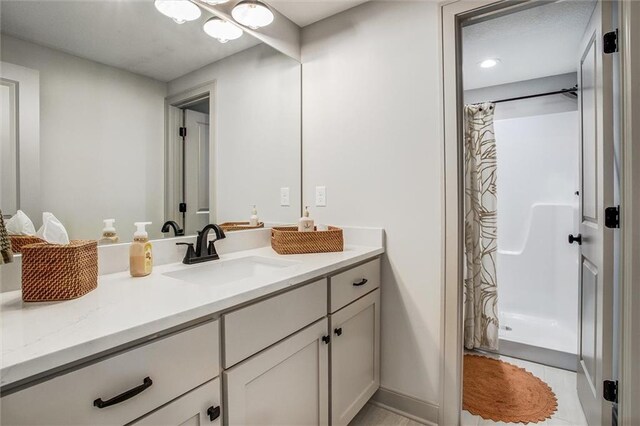 11809 E Ridgeview Ct, Peculiar, MO 64078 - full bath with vanity and curtained shower