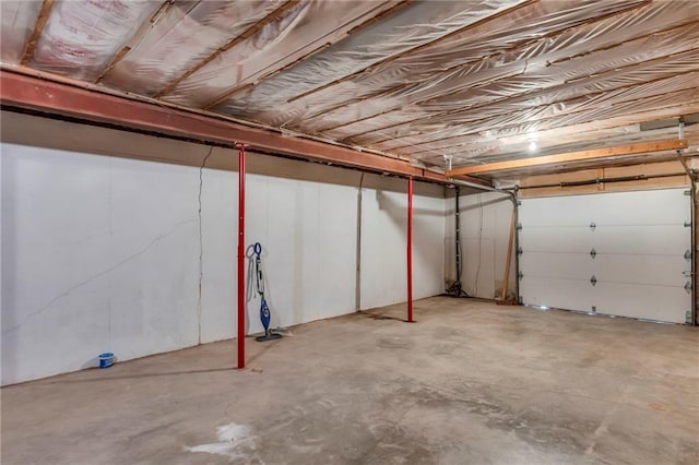 28210 Hedge Ln, Paola, KS 66071 - view of garage
