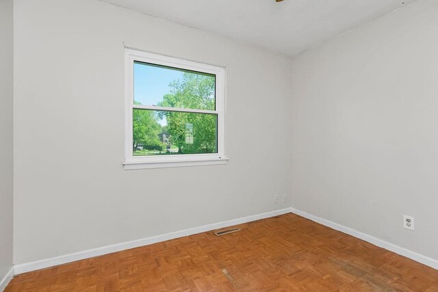 1924 N 75th Dr, Kansas City, KS 66112 - empty room with baseboards
