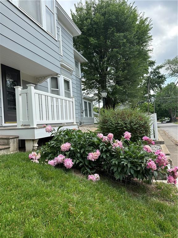 1701 Main St, Lexington, MO 64067 - view of grassy yard