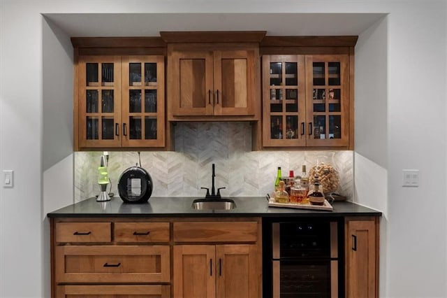 16521 S Stagecoach St, Olathe, KS 66062 - indoor bar with wine cooler and tasteful backsplash