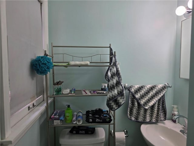 529 S Northern Blvd, Sugar Creek, MO 64054 - bathroom featuring a sink and toilet