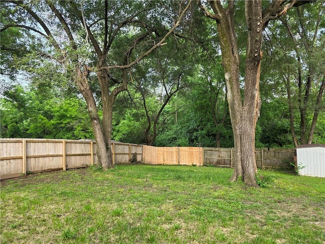 529 S Northern Blvd, Sugar Creek, MO 64054 - view of yard