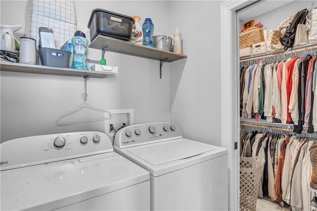 522 NW 110th St, Kansas City, MO 64155 - clothes washing area with washer and clothes dryer