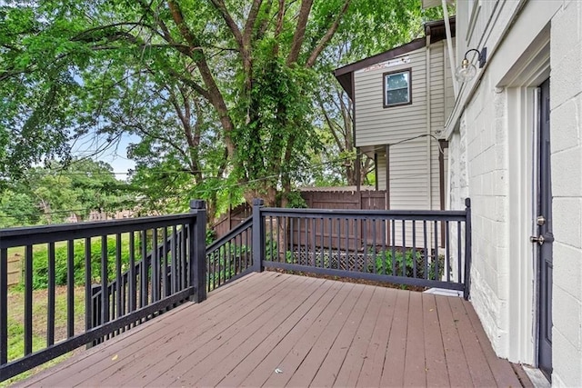 527 Cypress Ave, Kansas City, MO 64124 - view of wooden deck
