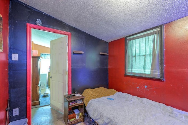 5316 NE 49th St, Kansas City, MO 64119 - bedroom with a textured ceiling and a textured wall