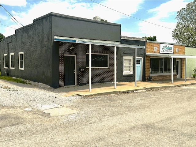 view of building exterior
