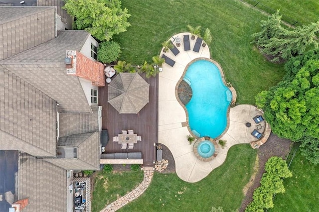12613 Sherwood St, Leawood, KS 66209 - aerial view of a pool area