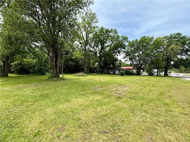 1827 N Main St, Nevada, MO 64772