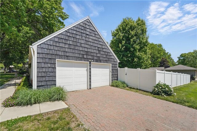 9849 Riggs St, Overland Park, KS 66212 - view of detached garage