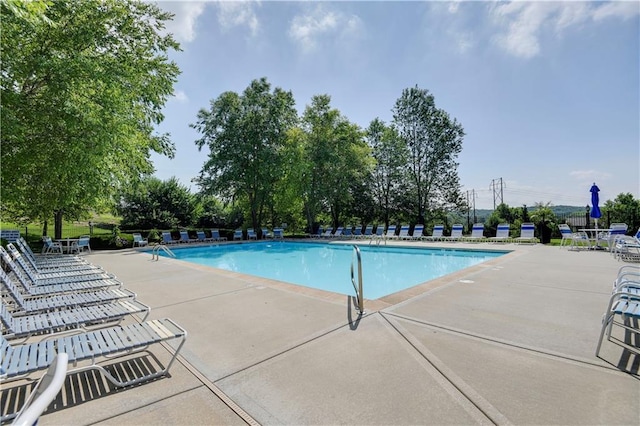 15908 Fontana St Unit 240, Overland Park, KS 66085 - community pool with a patio area