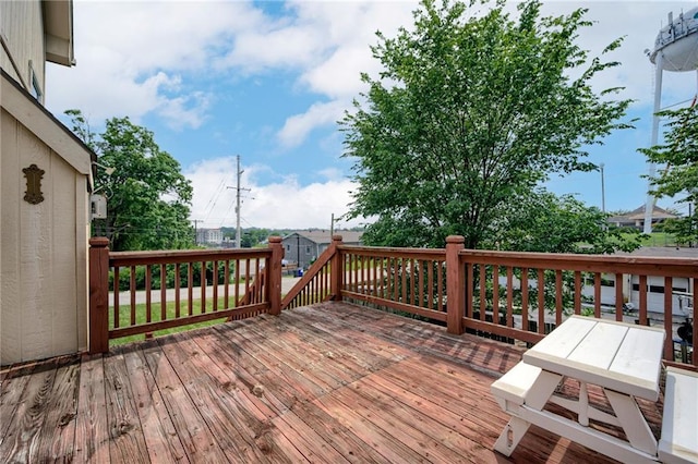 7100 N Cherry St, Gladstone, MO 64118 - view of deck