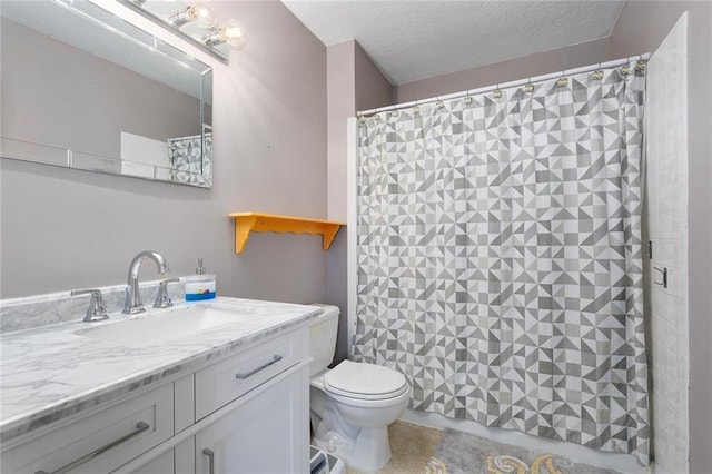 17699 157th Ter, Basehor, KS 66007 - full bathroom with toilet, vanity, a textured ceiling, and curtained shower