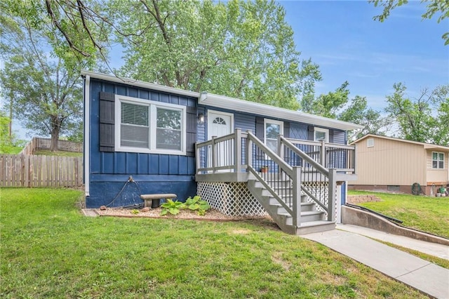 835 N 83rd Dr, Kansas City, KS 66112 - view of front of property featuring board and batten siding