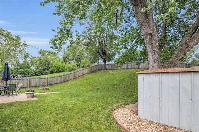 835 N 83rd Dr, Kansas City, KS 66112 - view of yard with a patio area