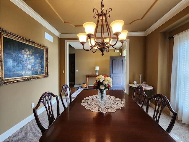 14650 NW 66th Ter, Parkville, MO 64152 - dining room featuring a chandelier, ornamental molding, carpet, baseboards, and a tray ceiling