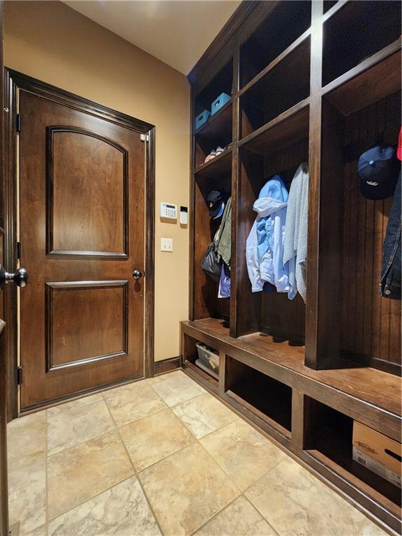 14650 NW 66th Ter, Parkville, MO 64152 - view of mudroom